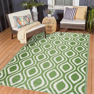 Venice Green and Creme 5 ft. x 7 ft. Folded Reversible Recycled Plastic Indoor/Outdoor Area Rug-Floor Mat