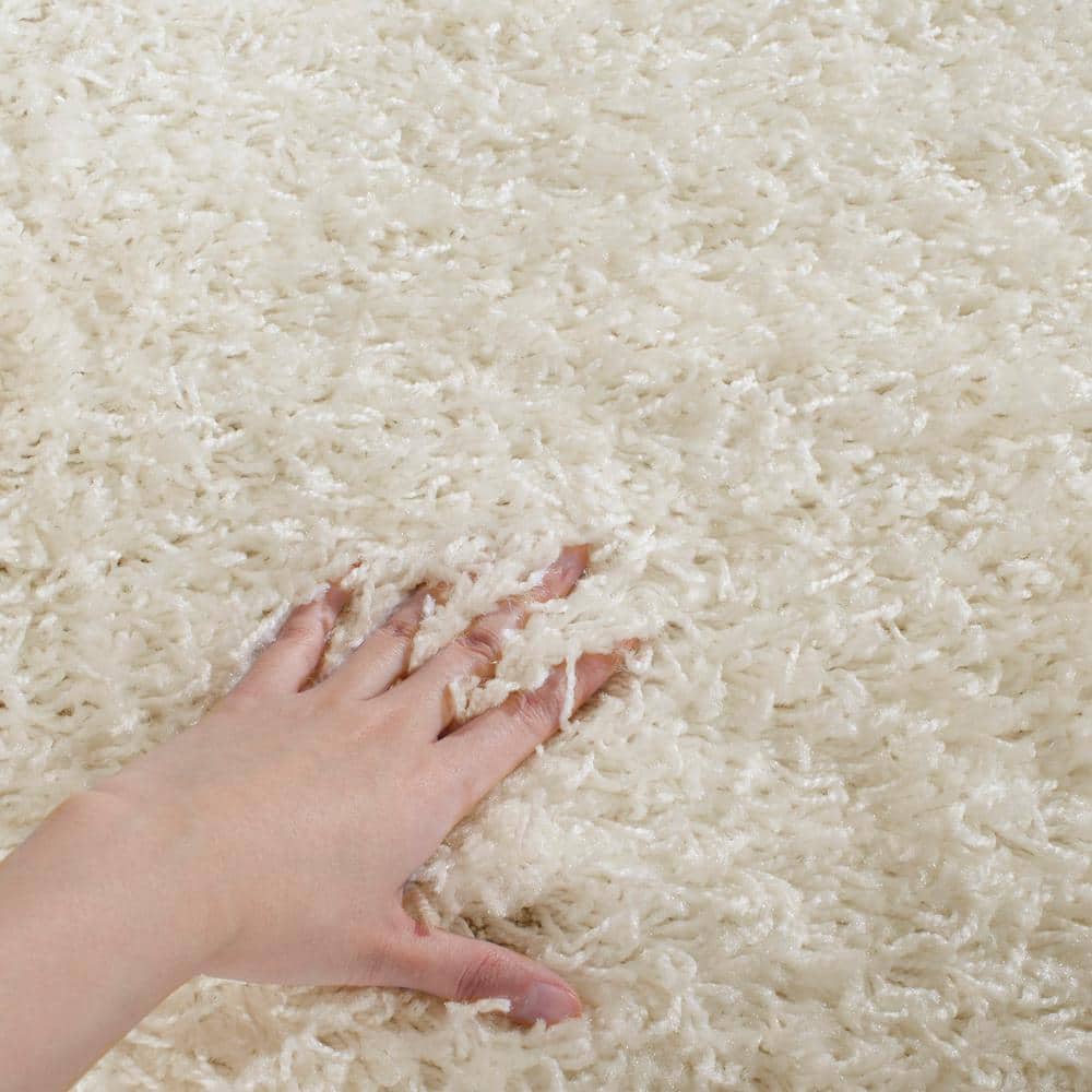 Plush White Synthetic 27'' Hand-Knotted Shag Runner Rug