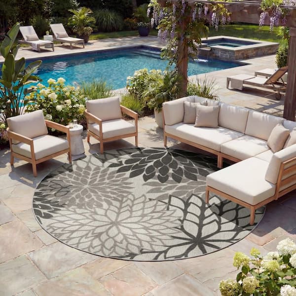 Aloha Gray 8 ft. x 8 ft. Round Floral Modern Indoor/Outdoor Patio Area Rug