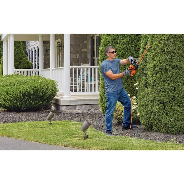 BLACK+DECKER BEHTS300 20 in. 3.8 AMP Corded Dual Action Electric Hedge Trimmer with Saw Blade Tip - 2