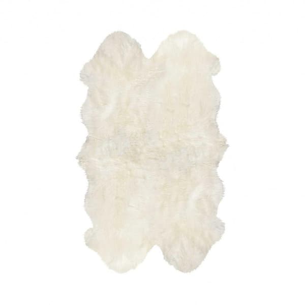 HomeRoots Josephine Natural 4 ft. x 6 ft. Specialty Sheepskin Area Rug