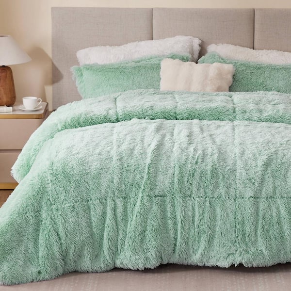 Leena 2-Pieced Aqua Polyester Twin/Twin XL Shaggy Long Fur Comforter Set