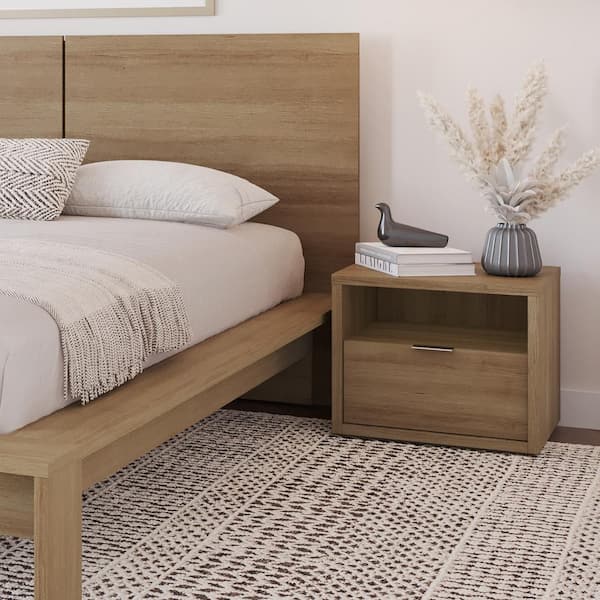 Brown Oak Nightstand With 1-Drawer
