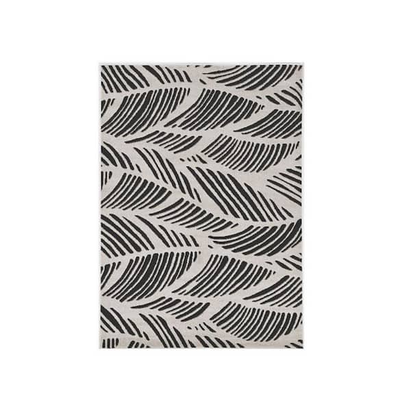 HomeRoots Black, White 3 ft. x 5 ft. Woven Polypropylene Rectangle Indoor/Outdoor Area Rug