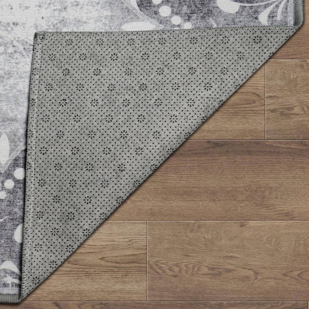 Gray Bordered 5' x 7' Washable Synthetic Rug