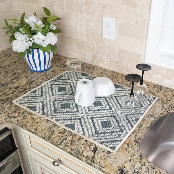 https://images.thdstatic.com/productImages/c44eaf5b-abeb-4671-afaa-8fb5d860c88f/svn/grays-sussexhome-sink-mats-dry-mls-e1_600.jpg