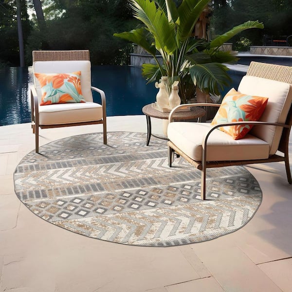 Distressed Geometric Beige 8 ft. ROUND Indoor/Outdoor Area Rug