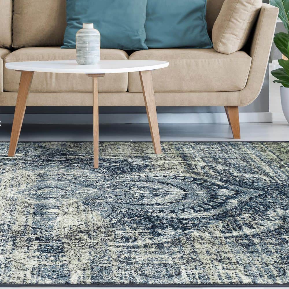 Vintage Boho-Chic Medallion 4' x 6' Blue Synthetic Area Rug