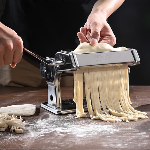 VEVOR Electric Pasta Maker, 150W Automatic Noodle Maker Machine with 8 Pasta  Shapes, 4 Intelligent Modes, 500g Flour Capacity Pasta Maker Machine with  Measuring Cups, Cleaning Brush for Home Kitchen