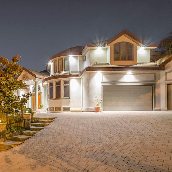 75-Watt Equivalent PAR38 Non-Dimmable CEC Title 20 Outdoor 90 CRI E26 Flood LED Light Bulb, Bright White 3000K (4-Pack)