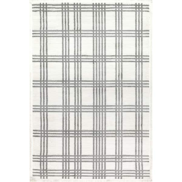 nuLOOM Lekisha Plaid Fringe Light Gray 5 ft. x 7 ft. 6 in. Farmhouse Area Rug