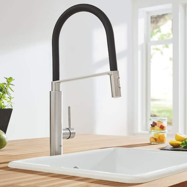 Concetto Single-Handle Pull-Down Sprayer Kitchen Faucet in SuperSteel Infinity