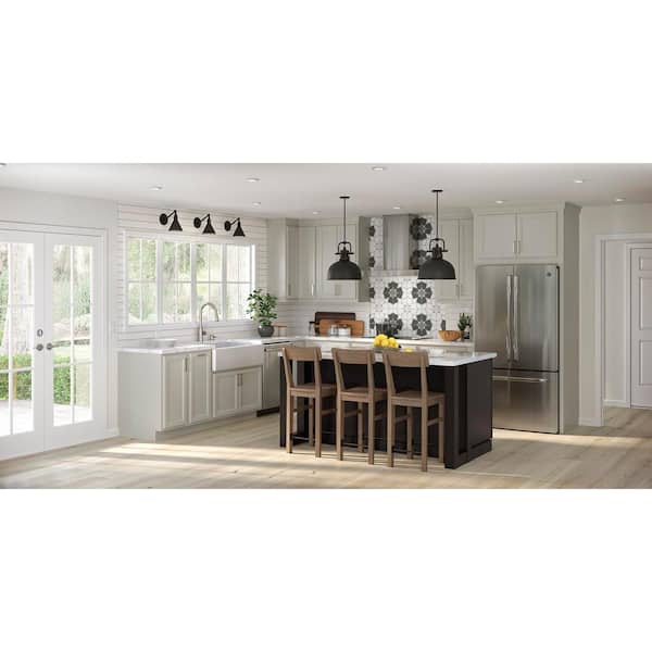 https://images.thdstatic.com/productImages/c490ad97-25b9-4cee-b6f4-1be337a550e0/svn/espresso-american-woodmark-kitchen-cabinet-samples-97610-31_600.jpg