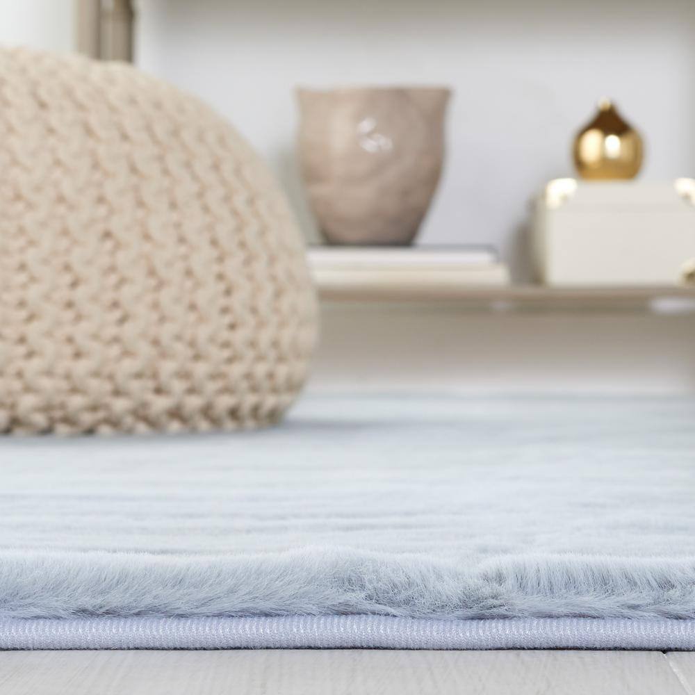 Gray Faux Rabbit Fur 3' x 5' Washable Area Rug