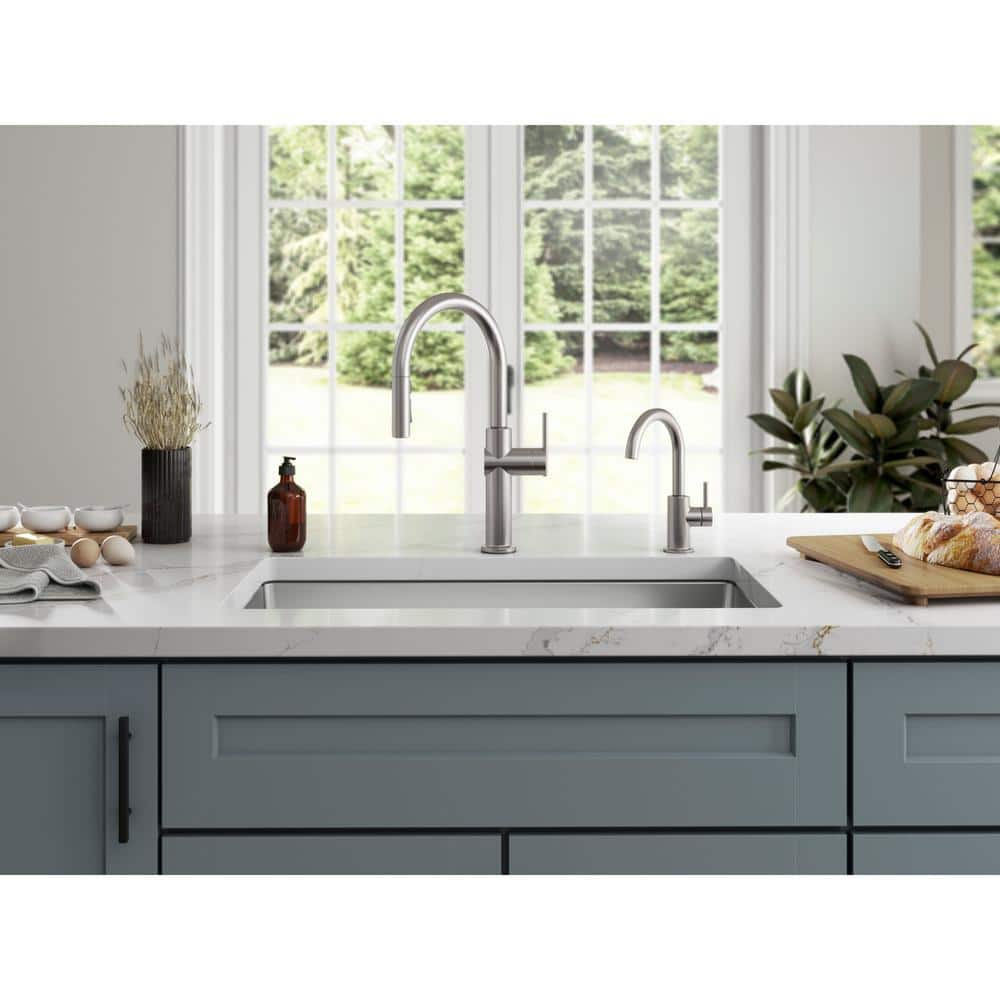 Crue Vibrant Stainless Single-Handle Pull-Down Kitchen Faucet