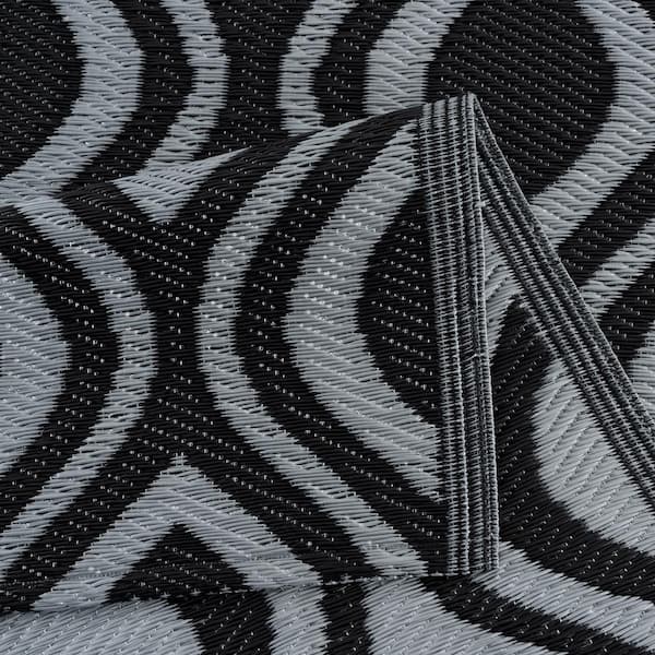 Venice Black Gray 4 ft. x 6 ft. Reversible Recycled Plastic Indoor/Outdoor Area Rug-Floor Mat
