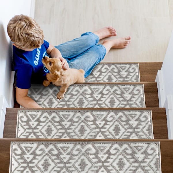 The Sofia Rugs Stair Carpet Treads - 9in x 28in Washable Non Slip Stair Grips for Staircase Steps - Gray Modern Stair Carpet Runner with Rubber