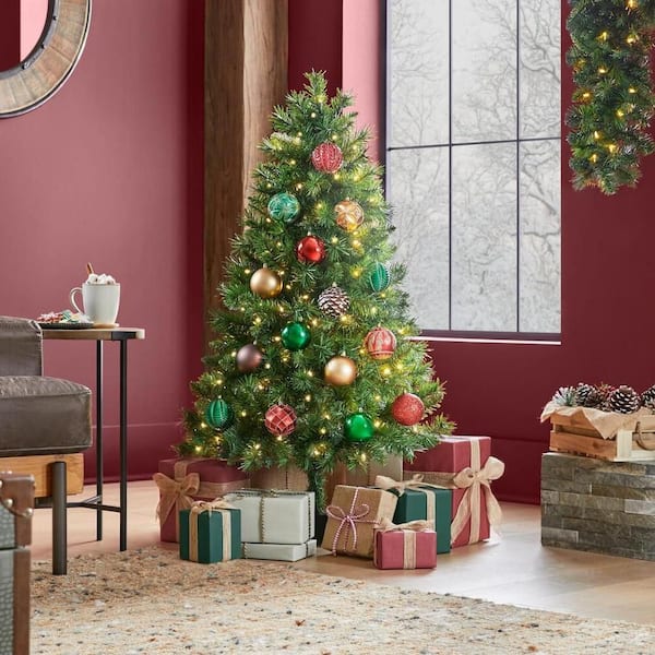 4 ft. Woodtrail Fir LED Pre-Lit Artificial Christmas Tree T8