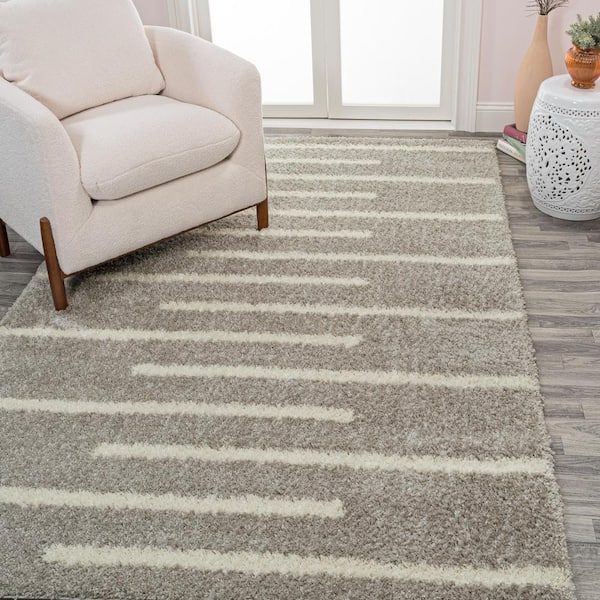 JONATHAN Y Alaro Berber Gray/Ivory 5 ft. x 8 ft. Stripe Shag Area Rug