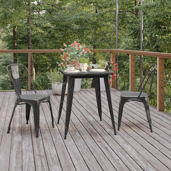 Plastic dining table with 4 online chairs