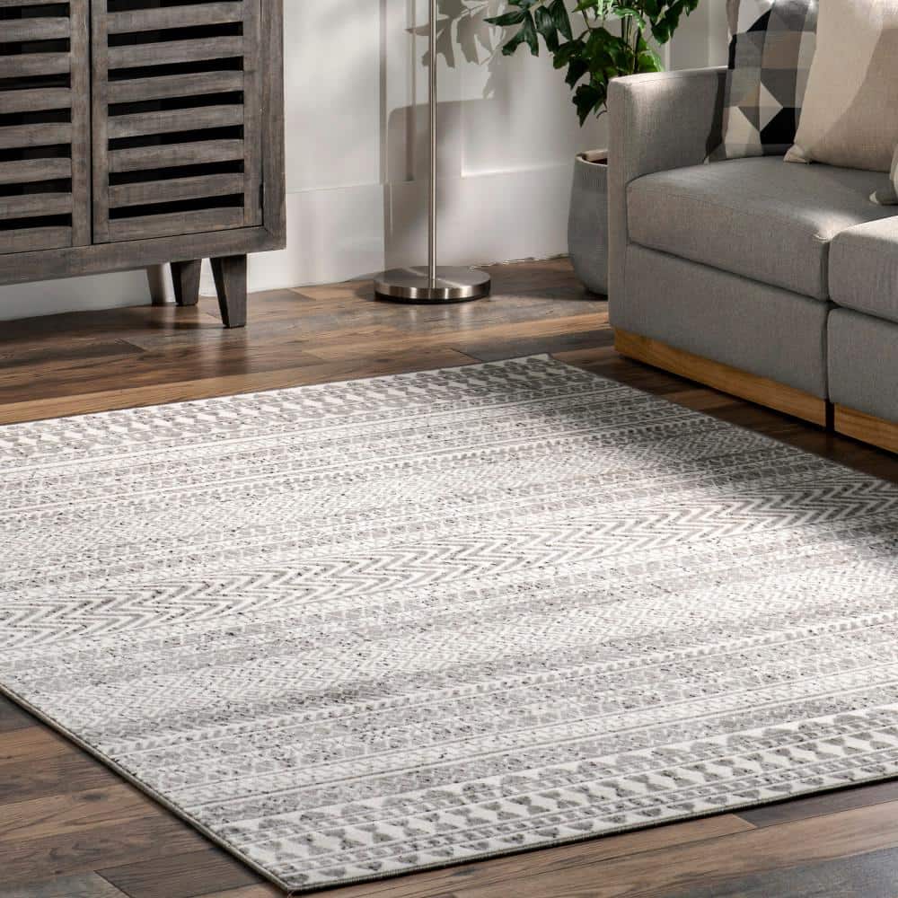 Gray Geometric Pattern Stain-Resistant Synthetic Area Rug