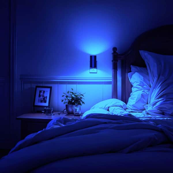 YANSUN Blue Night Light Plug into Wall, Dimmable 0-100LM with Dusk