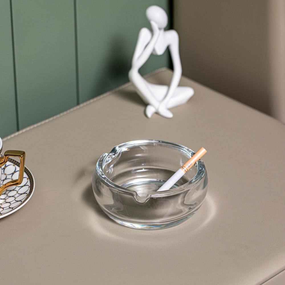 Elegant Clear Glass Round Portable Ashtray for Indoor and Outdoor Use