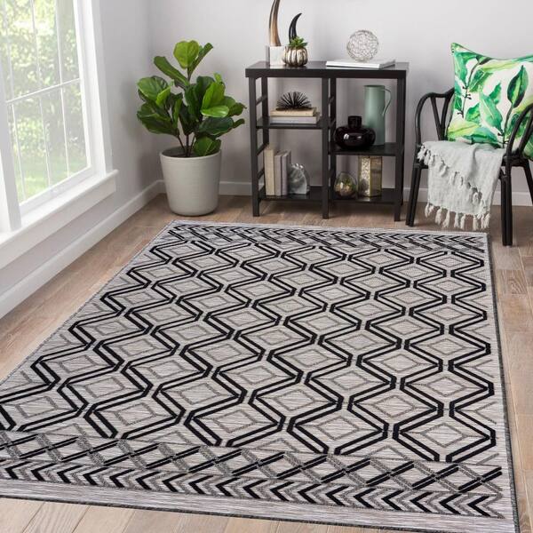 7 Ft Graphic Indoor Outdoor Area Rug, Black And Cream Living Room Rug