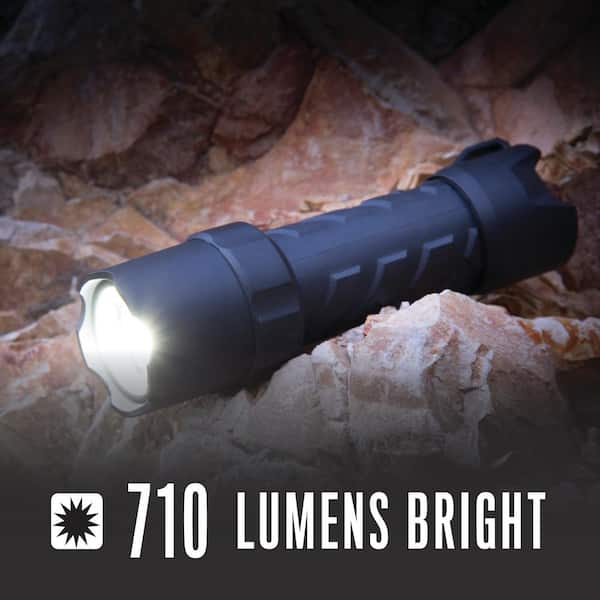 Coast Polysteel 600 Heavy Duty 710 Lumen LED Flashlight with Twist Focus  20767 - The Home Depot