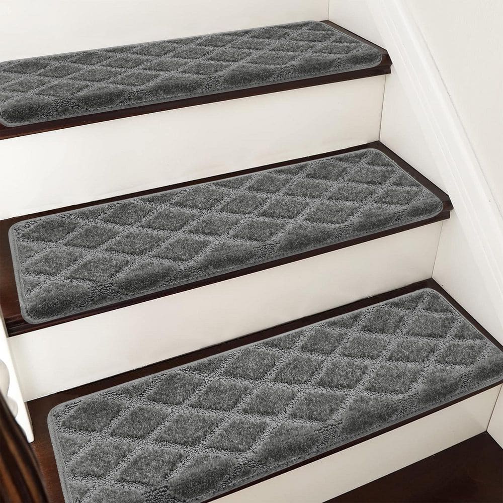 Gray Diamond Trellis Non-Slip Carpet Stair Treads Set