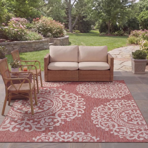 Courtyard Red/Gray 8 ft. x 10 ft. Floral Circle Indoor/Outdoor Area Rug