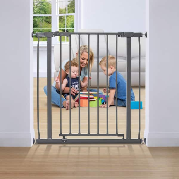 Wide pressure clearance mounted baby gate