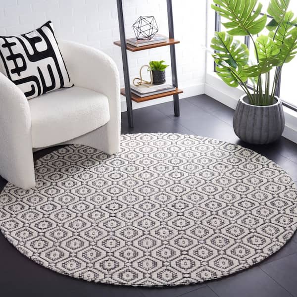Marbella 6 ft. ft. x 6 ft. Black/Ivory Diamond Round Rug