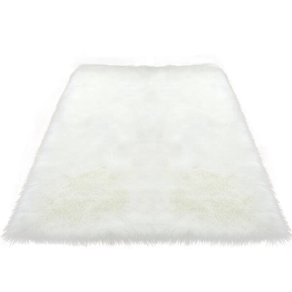RRTYO Bradford White 5 ft. x 7 ft. Rectangle Faux Fur Area Rug