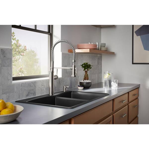 Sous Pro-Style Single Handle Pull Down Sprayer Kitchen Faucet in Vibrant Stainless Steel