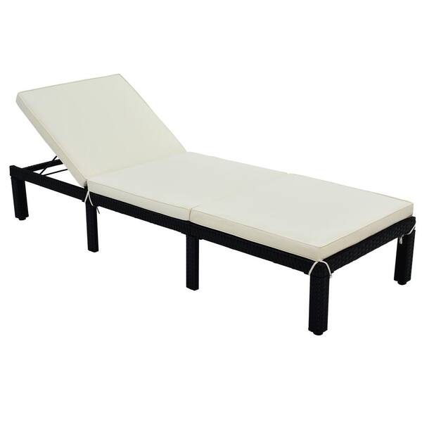 FORCLOVER 1-Piece Wicker Outdoor Chaise Lounge with Beige Cushion