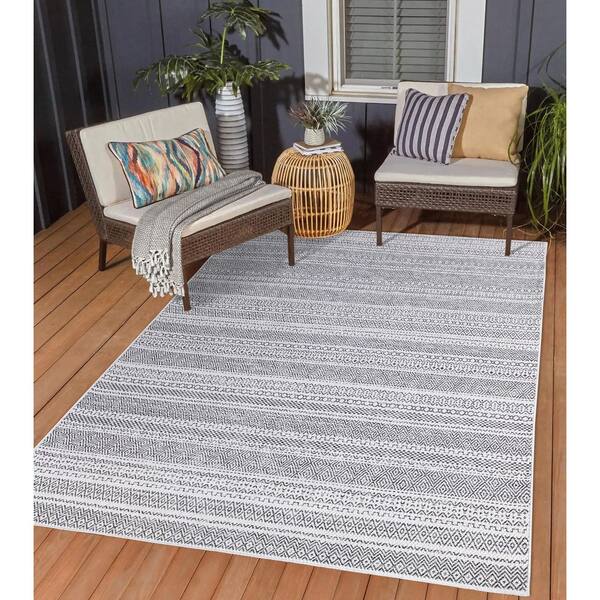 New Indoor/Outdoor Rug in the Entry - The Inspired Room