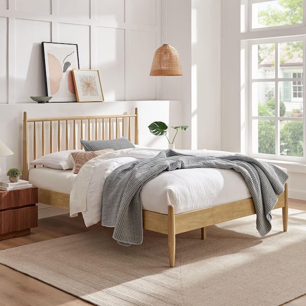 Zane Light Oak Brown Solid Rubberwood Frame Queen Spindle Platform Bed