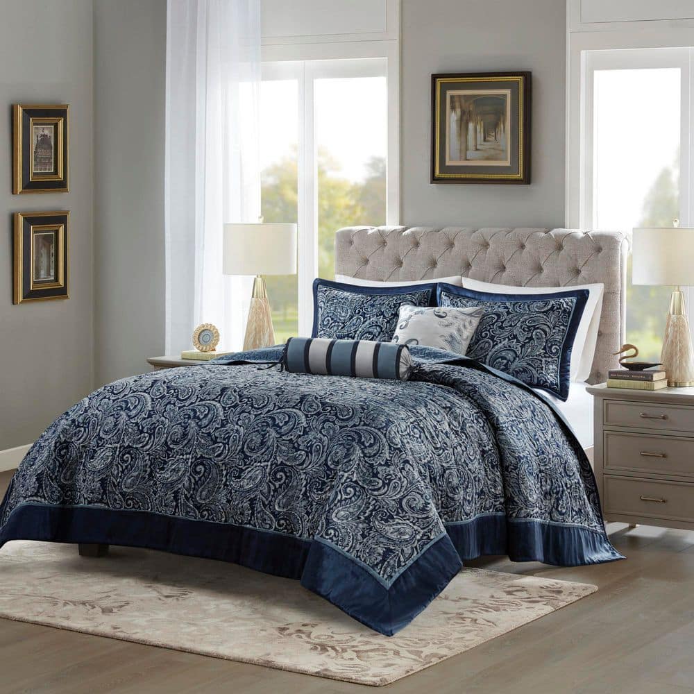 https://images.thdstatic.com/productImages/c5b766b9-1c4d-4557-a072-94a254719d31/svn/madison-park-bedding-sets-mp13-7964-64_1000.jpg