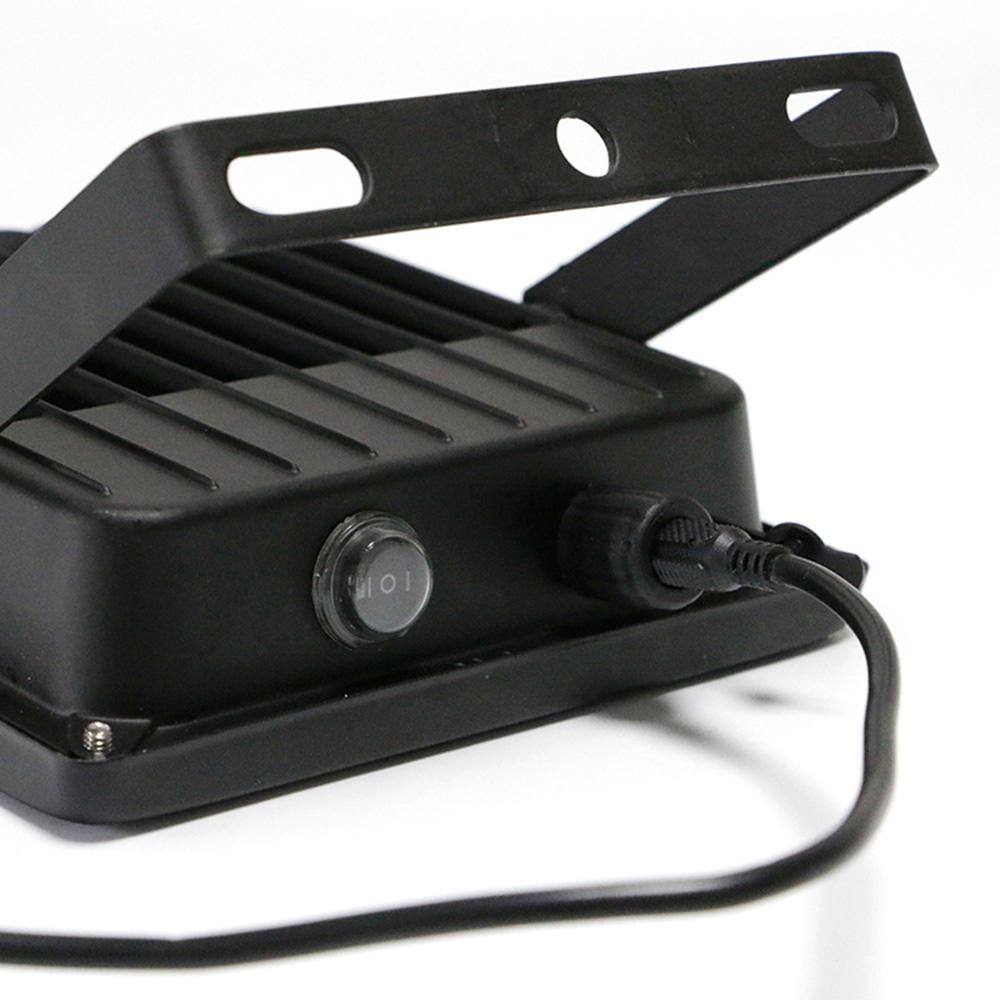 Solar Powered Black Aluminum LED Flood Light with Tempered Glass Panel