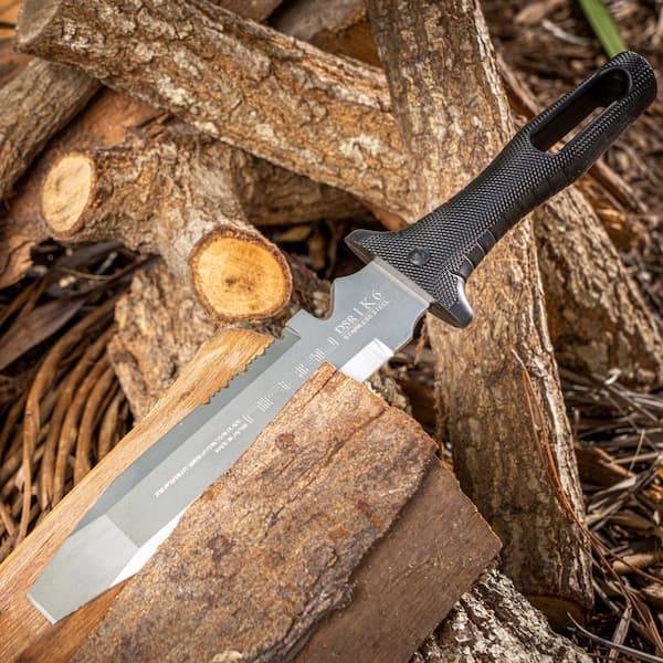  Hunting Knife - 12 Fixed Blade Hunting Knives with Sheath -  Razor Sharp Fixed Blade Knife Crafted from Stainless Carbon Steel with  Walnut Wood Handle - Handmade Survival Knife by
