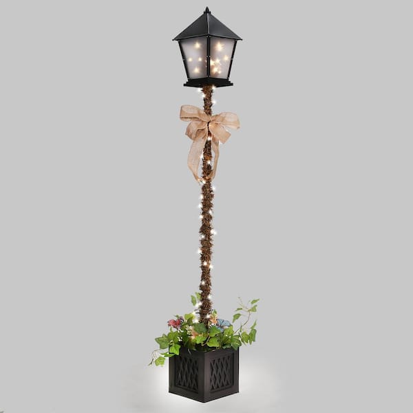 Lamp Post Tree Stand Pre Lit, Outdoor Standing Lamp Post