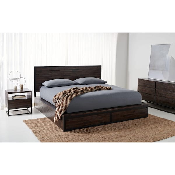 Emmarose Chocolate Brown/Black Iron Frame King Panel Bed