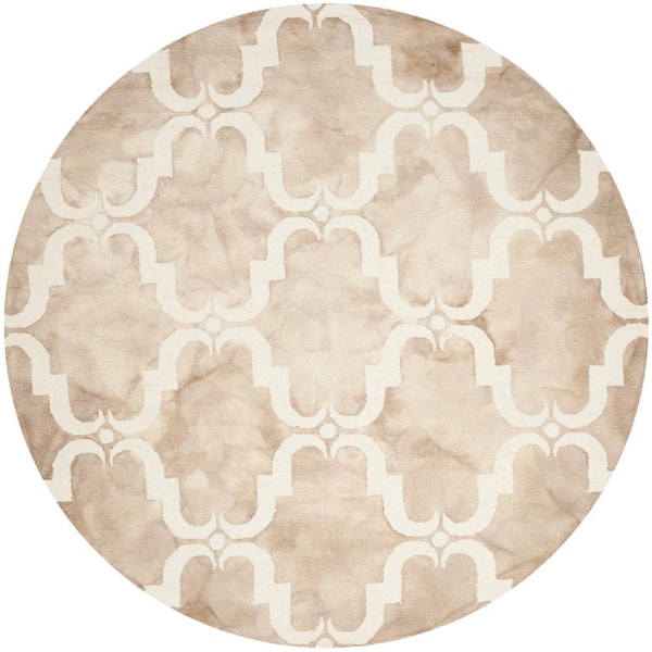 SAFAVIEH Dip Dye Beige/Ivory 7 ft. x 7 ft. Round Geometric Trellis Distressed Area Rug