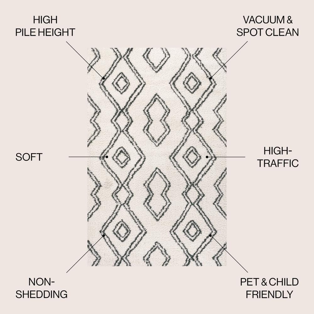 Deia Moroccan Style Diamond Shag White and Black 3' x 5' Area Rug