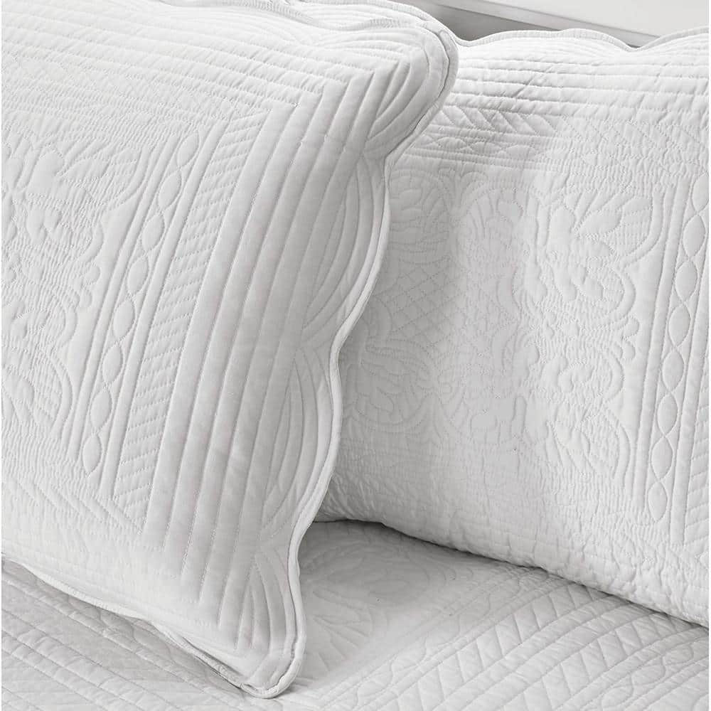 White Microfiber Reversible Daybed Quilt Set with Scalloped Edges