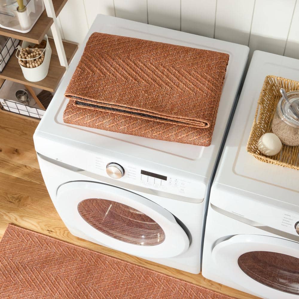 Pax Rust Herringbone Round Washable Area Rug