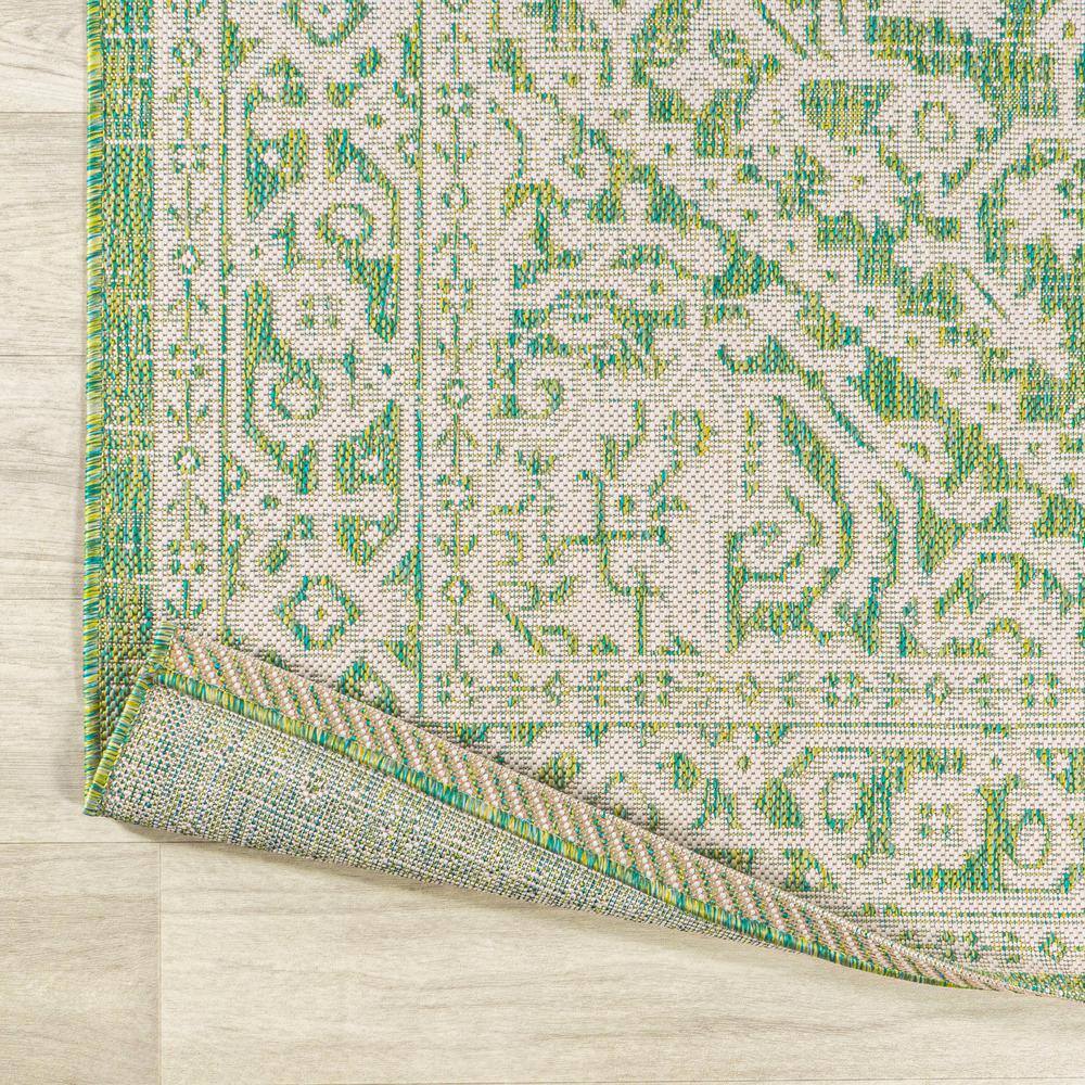 Sinjuri Cream/Green Medallion 4'x6' Synthetic Indoor/Outdoor Rug