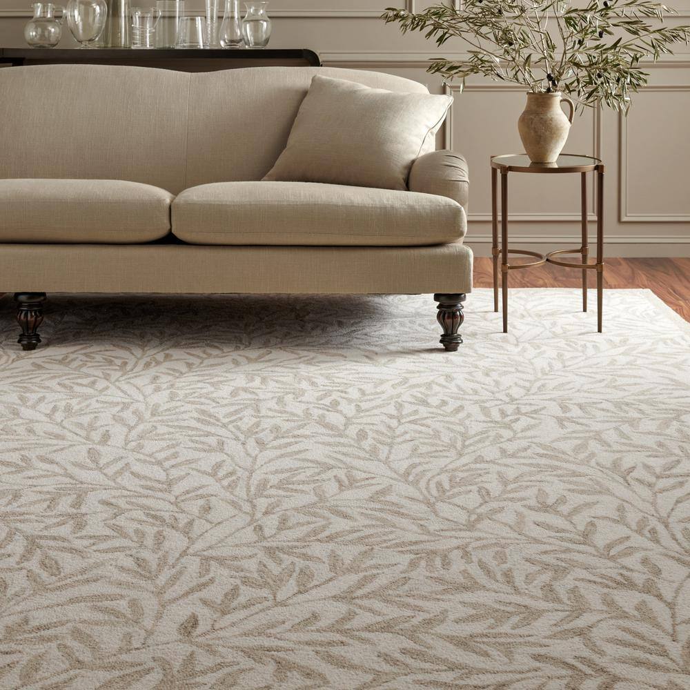 Ivory and Beige Floral Handmade Wool 4' x 6' Area Rug