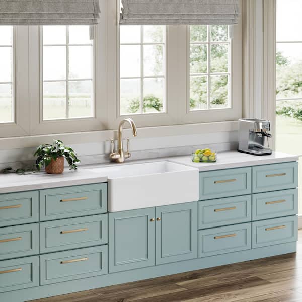 White Fireclay 33 in. Single Bowl Kitchen Sink Farmhouse Apron Front with Bottom Grid and Strainer